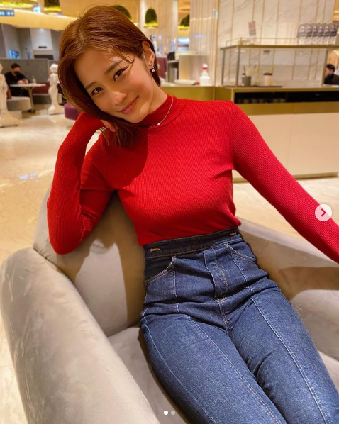 大波美女帮我乳交_欧美暴乳美女乳交_18美女乳交