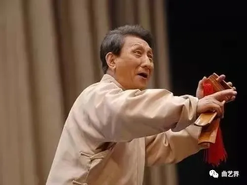 d小调小协奏曲_小调协奏曲第一乐章_d小调协奏曲 评测