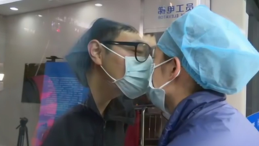 偷吻小护士_医生和护士偷吻的游戏_护士偷药算不算违法