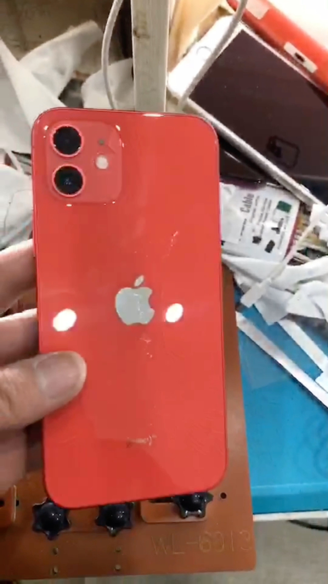玩游戏输了摔手机会怎么样_摔输样玩手机游戏会影响吗_打游戏摔手机的人