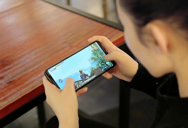 玩大型手机游戏的手机_手机玩大型游戏app_为什么手机上能玩大型游戏