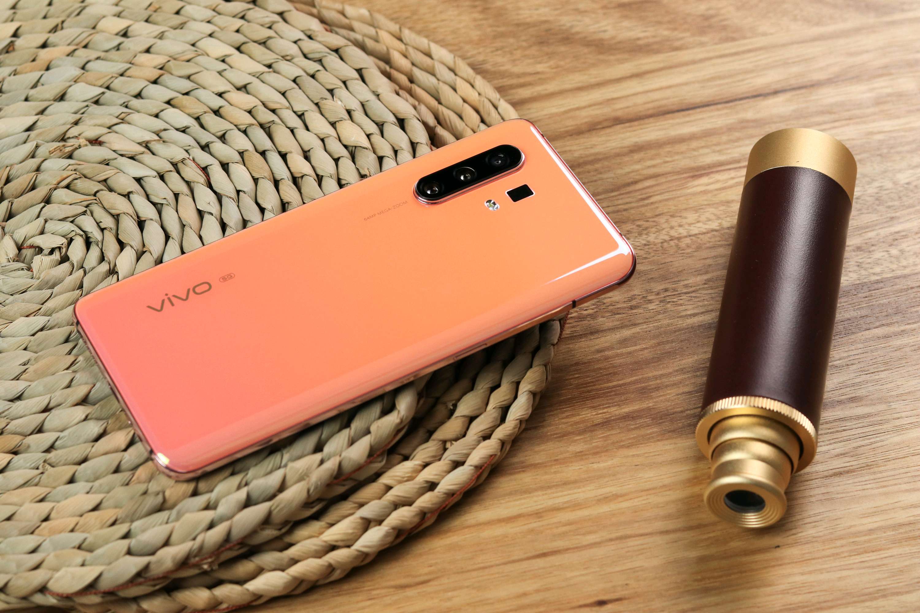 vivox30配置参数-vivoX30：小钢炮手机，Exynos980 处理器，游戏党的福音