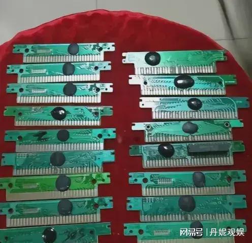 智能手机最早的游戏_最早做游戏模式的手机游戏_最早能玩游戏的手机