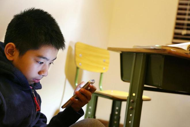 学生玩手机游戏的十大好处_学生玩游戏的手机_学生玩手机游戏有什么用