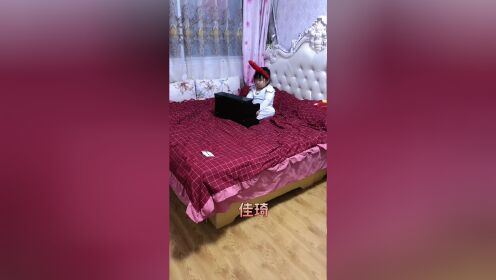 小孩玩游戏手机声音很大_小孩玩游戏的声音_小孩很大玩声音手机游戏怎么办